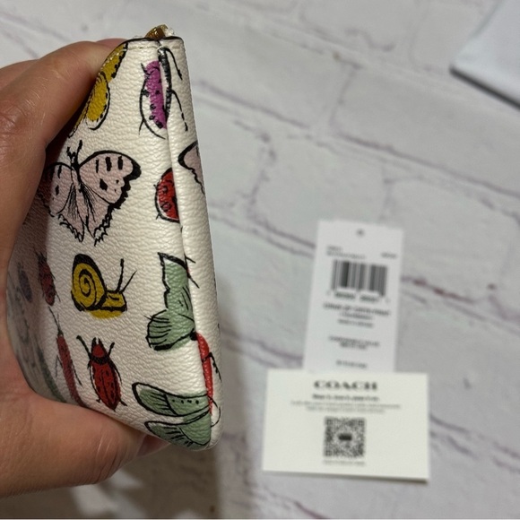 COACH Corner Zip Wristlet Signature Canvas With butterflies & critters Print NWT - Picture 3 of 9